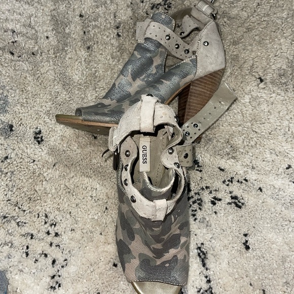 Guess Open Toe Heel — Women’s 7.5 - Picture 2 of 2